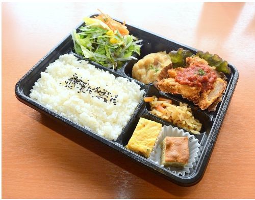 白身魚ソテーとチキンカツ