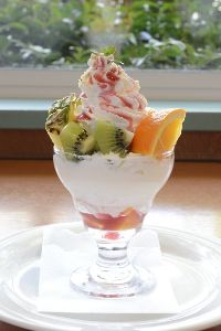 ミニフルーツヨーグルトパフェ